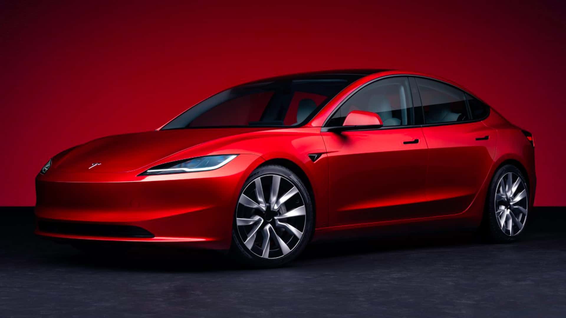 Tesla, tam otonom sürüşü 1 aylığına herkese sunacak.