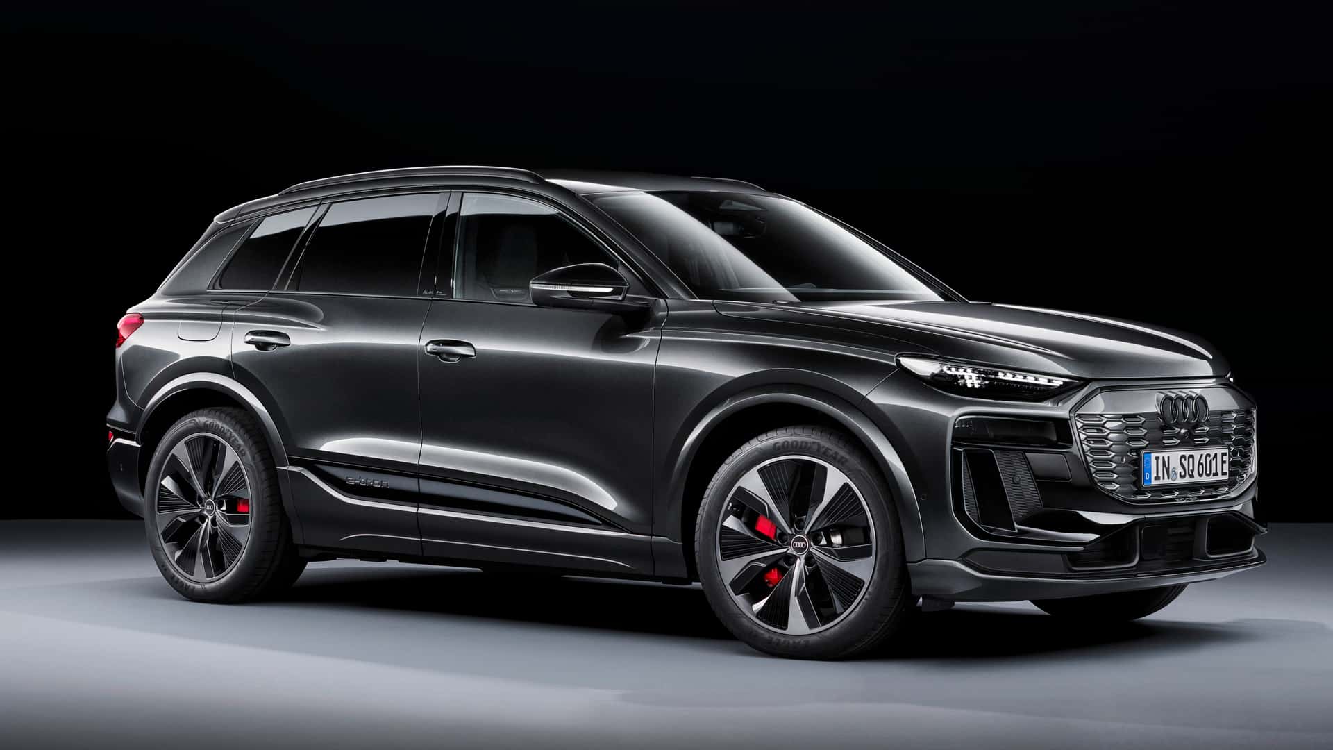 Audi, Q6 E-Tron’un perdesini açtı!
