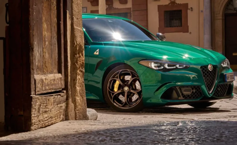 İçten yanmalı Giulia Quadrifoglio