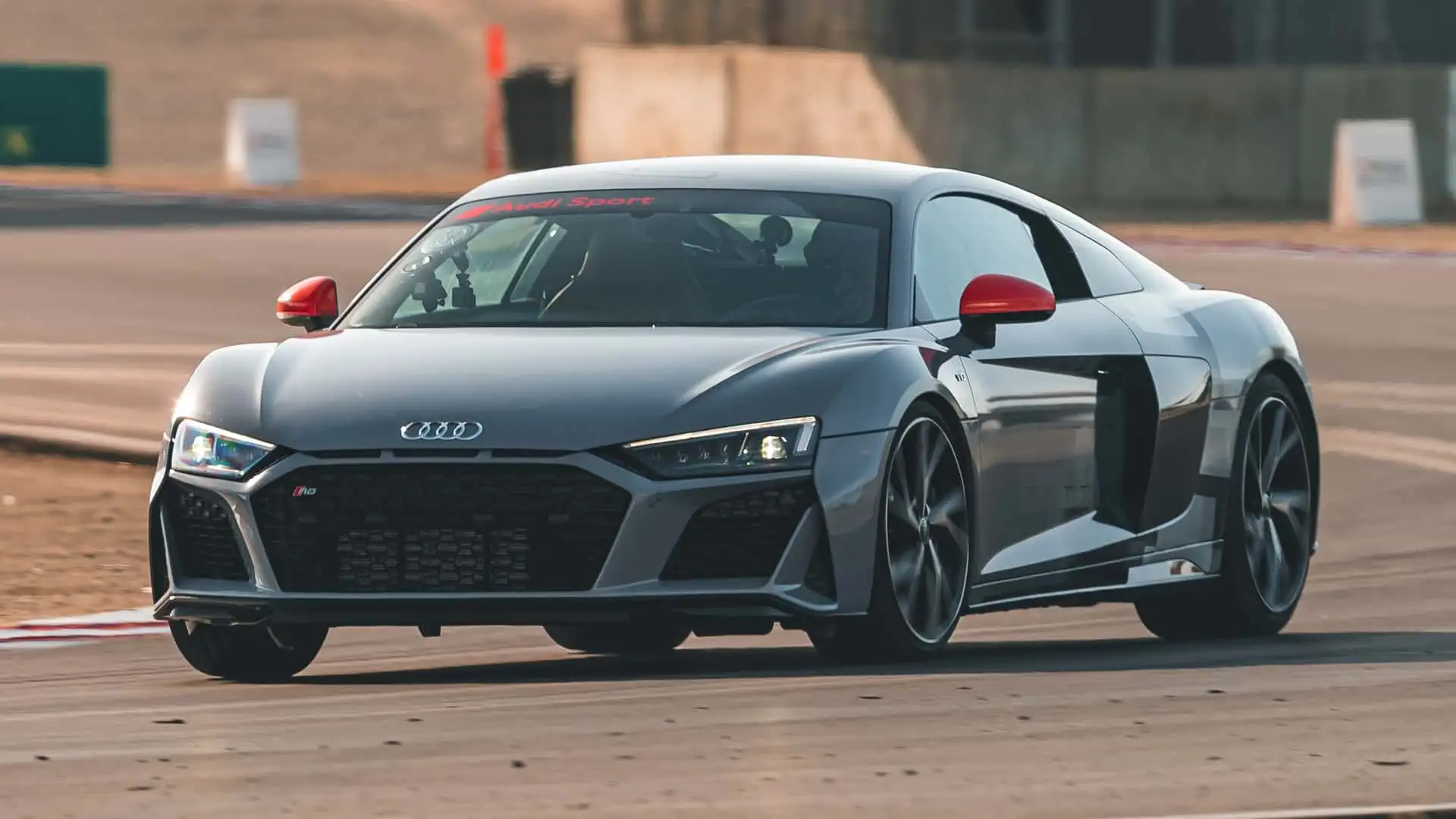 Audi, talebi karşılamak için R8 üretimine devam ediyor