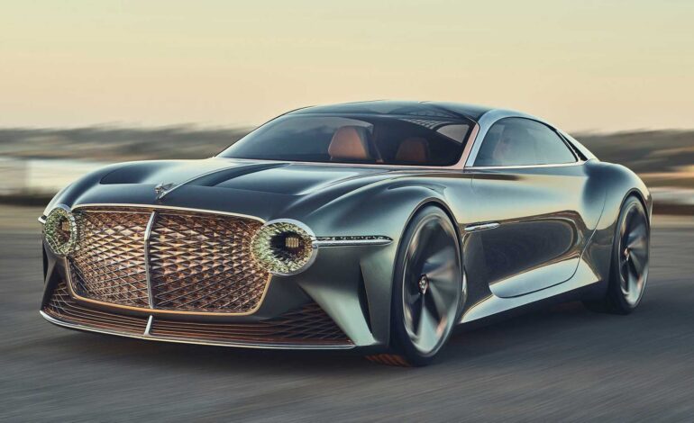 Bentley, yazılım sorunları nedeniyle elektrikli modelinin piyasaya sürülmesini erteledi.