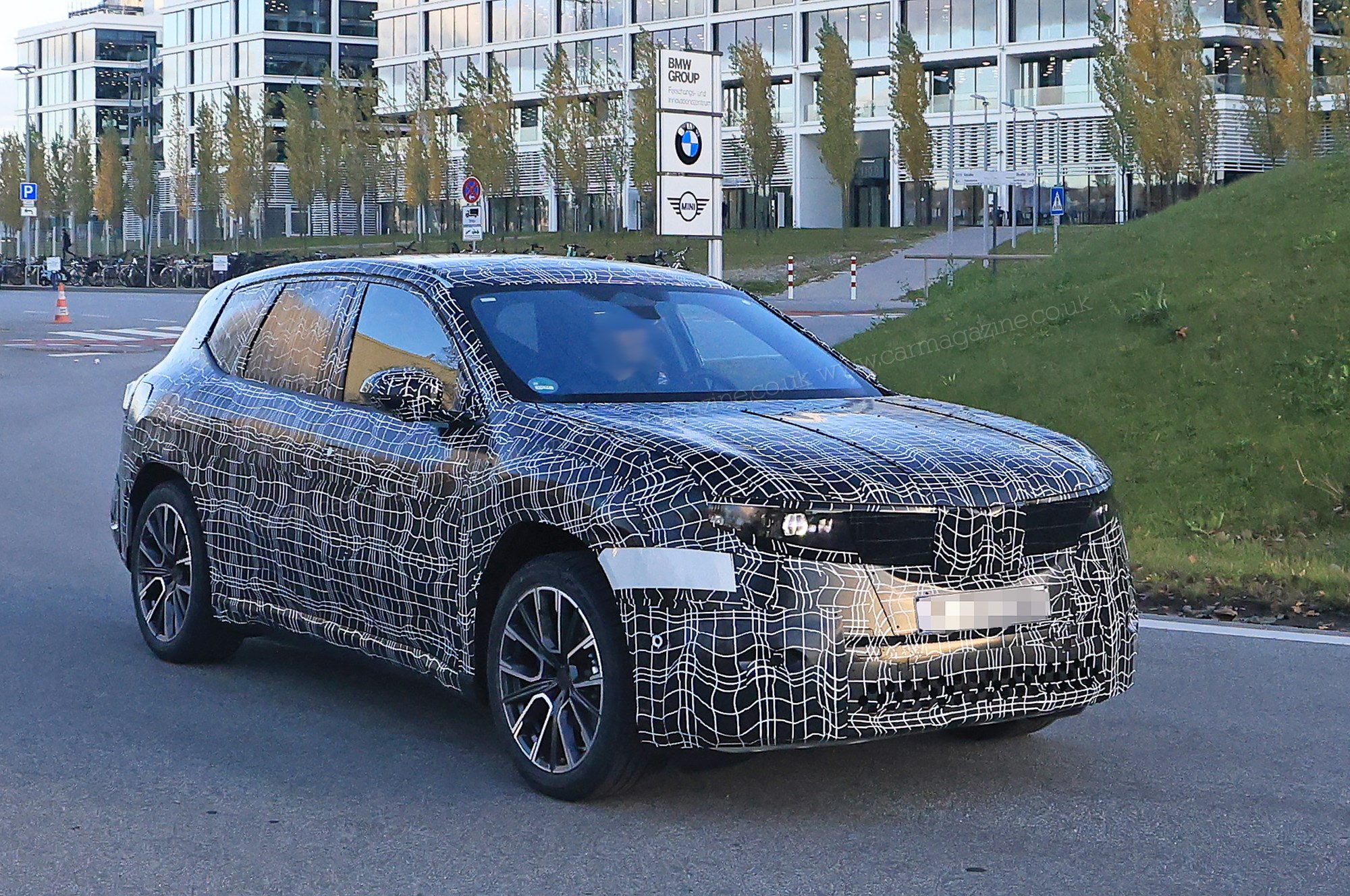 Yeni iX3 prototipi, gizli kameralara yakalandı