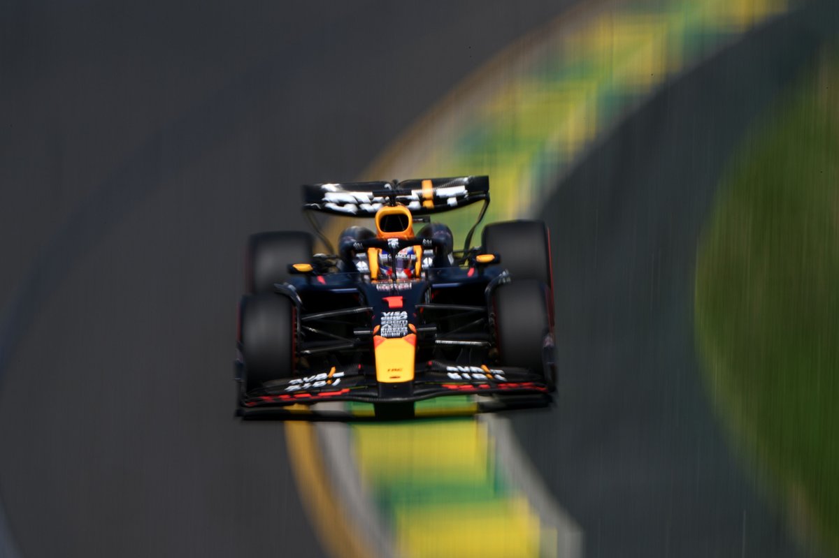 Verstappen Pole pozisyonunu kazanırken, Sainz 2. sırada yer aldı.