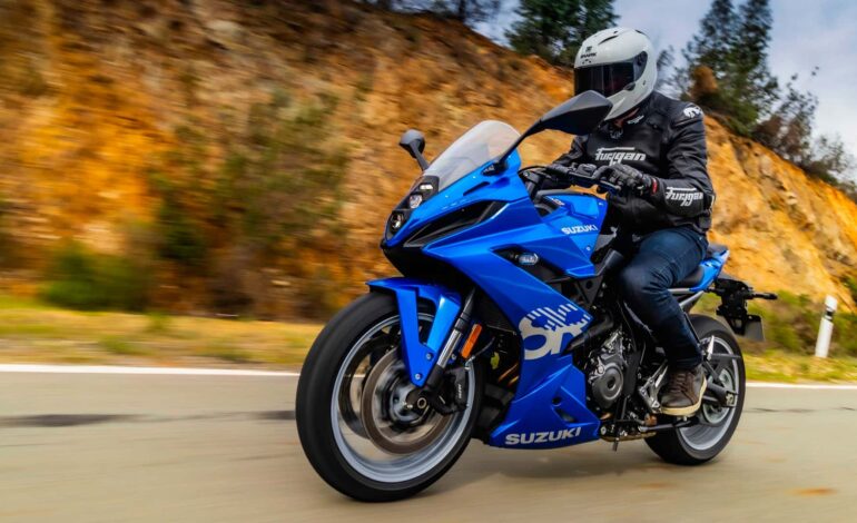 Suzuki, 2024’te Motobike 1000 GX ve 8R’ın perdelerini kaldıracak