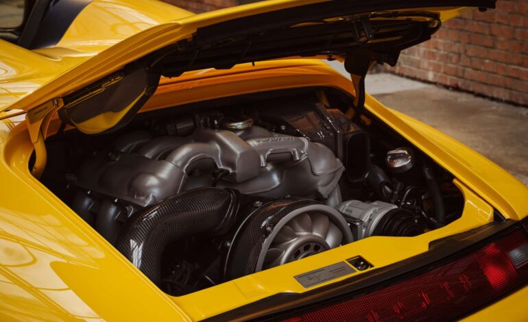 Elektrikli modellerin bile içten yanmalı motorla sunulabileceği düşünülebilir.
