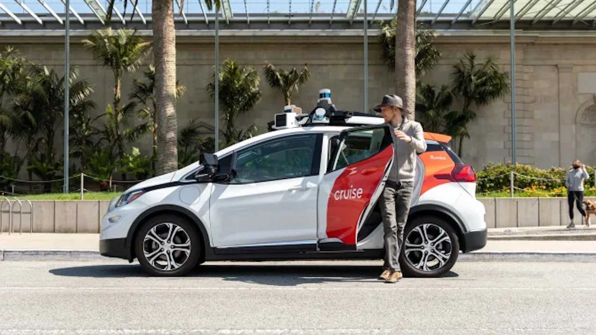 GM, otonom Cruise Robotaxi sisteminin gelişimine son veriyor.