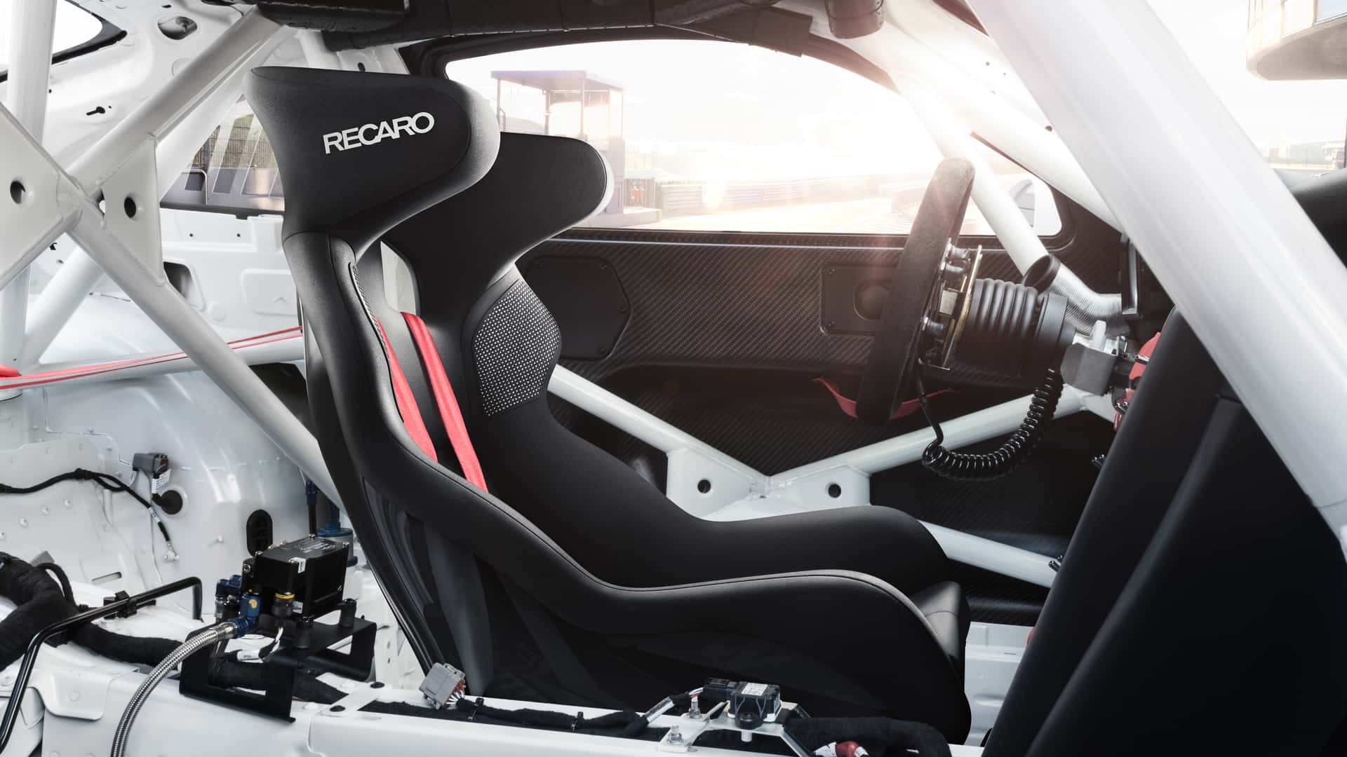 Recaro Automotive, iflas tehlikesinden kurtuldu!