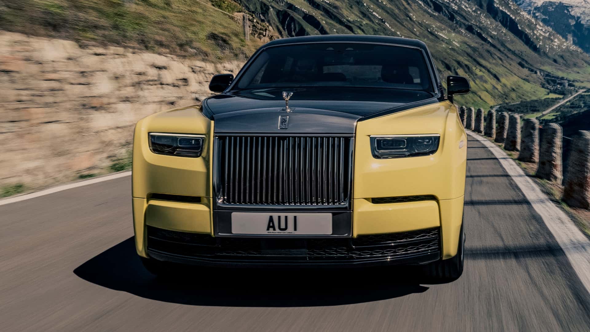 Rolls-Royce, 2024 yılında özel üretimde rekor kırarak dikkat çekti.
