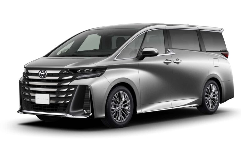 Toyota, şarj edilebilir hibrit Minivan ailesini duyurdu!