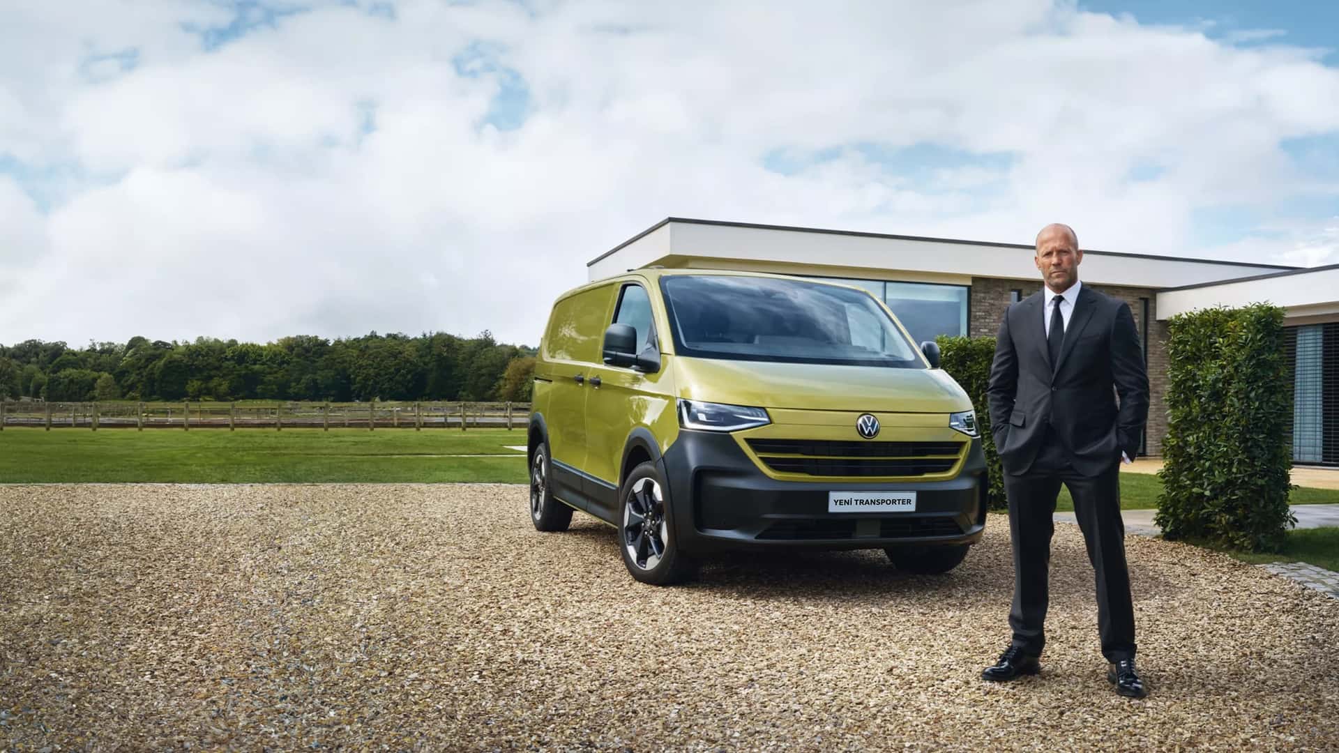 Volkswagen, Türkiye’de üretilen Transporter’ı piyasaya sürdü!