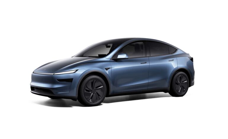 Yeni Tesla Model Y, Buzul Mavisi renk seçeneğiyle ortaya çıktı