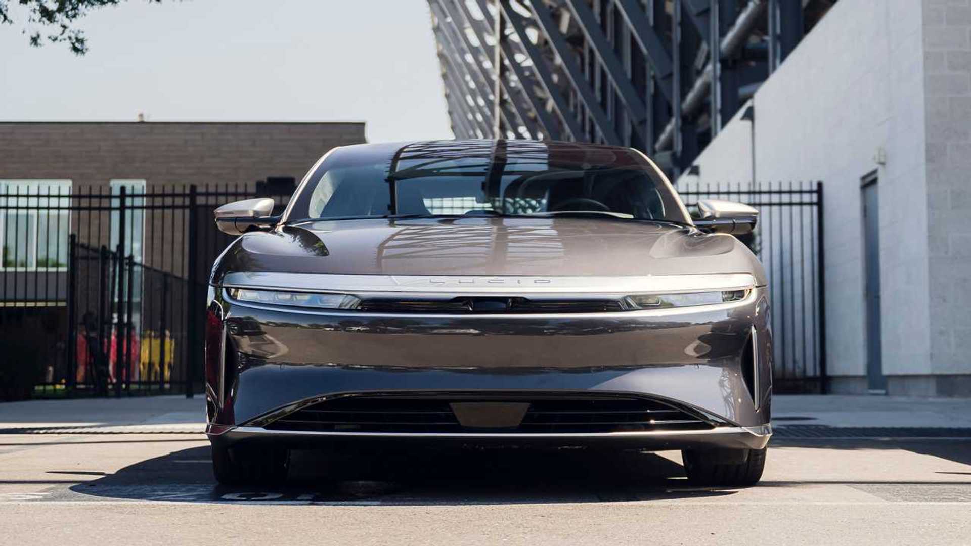 Lucid, 2024 yılında 10,241 araç sattı.
