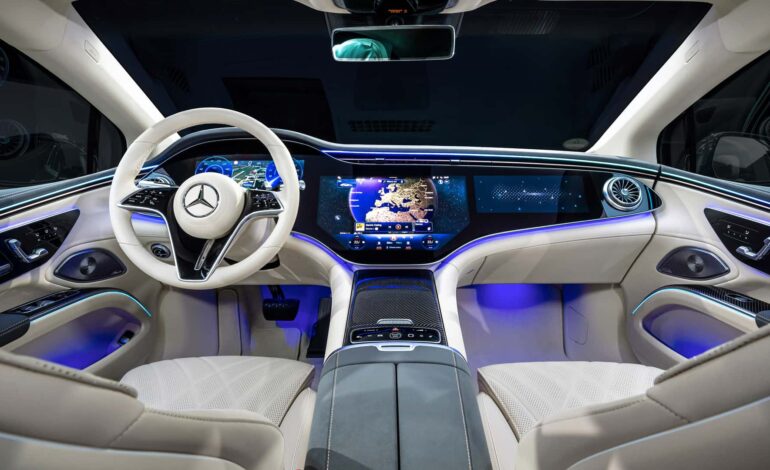 Mercedes, araçlarını yapay zeka ile güçlendiriyor.