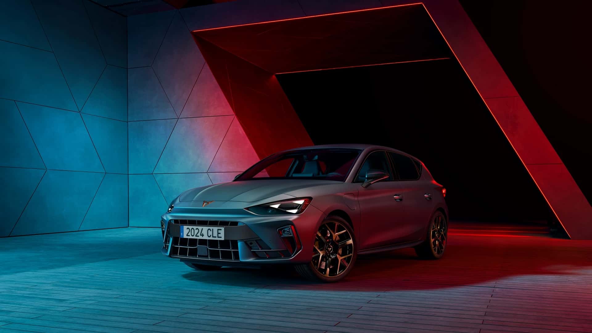 Yeni Cupra Leon, tamamen elektrikli versiyonuyla piyasaya çıkacak.
