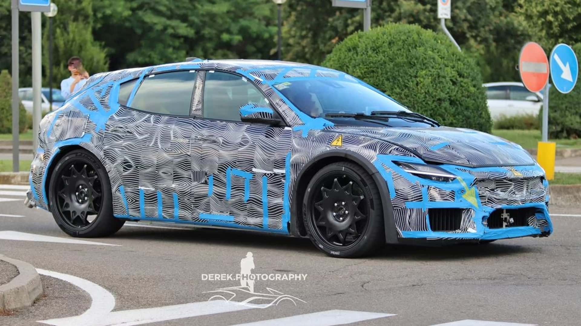 Ferrari’nin elektrikli modeli, sahte bir egzoz sesi ile donatılmıştır.