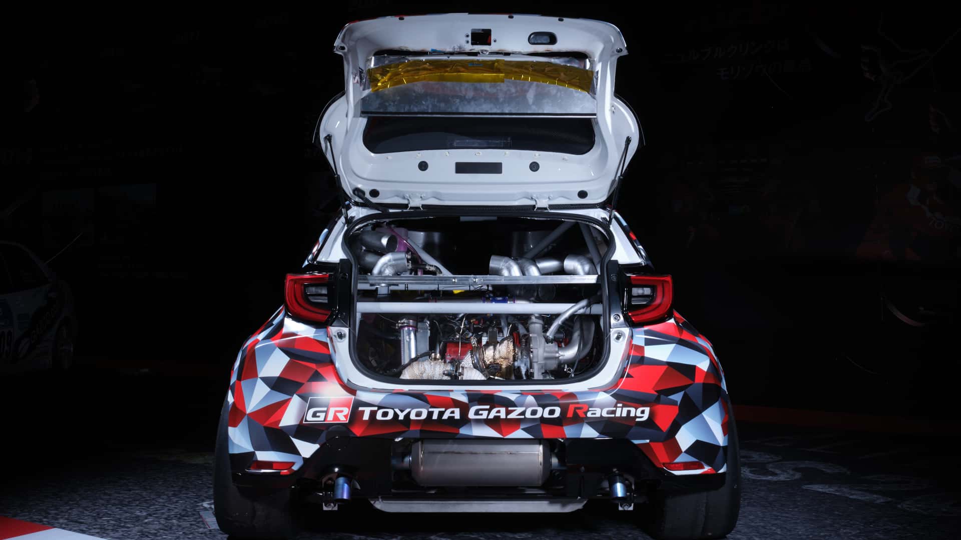 Toyota, merkez motorlu bir hot hatch modeli geliştirdi!