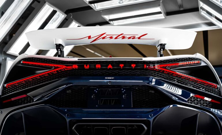Bugatti, Mistral modelinin teslimatlarına başladı!