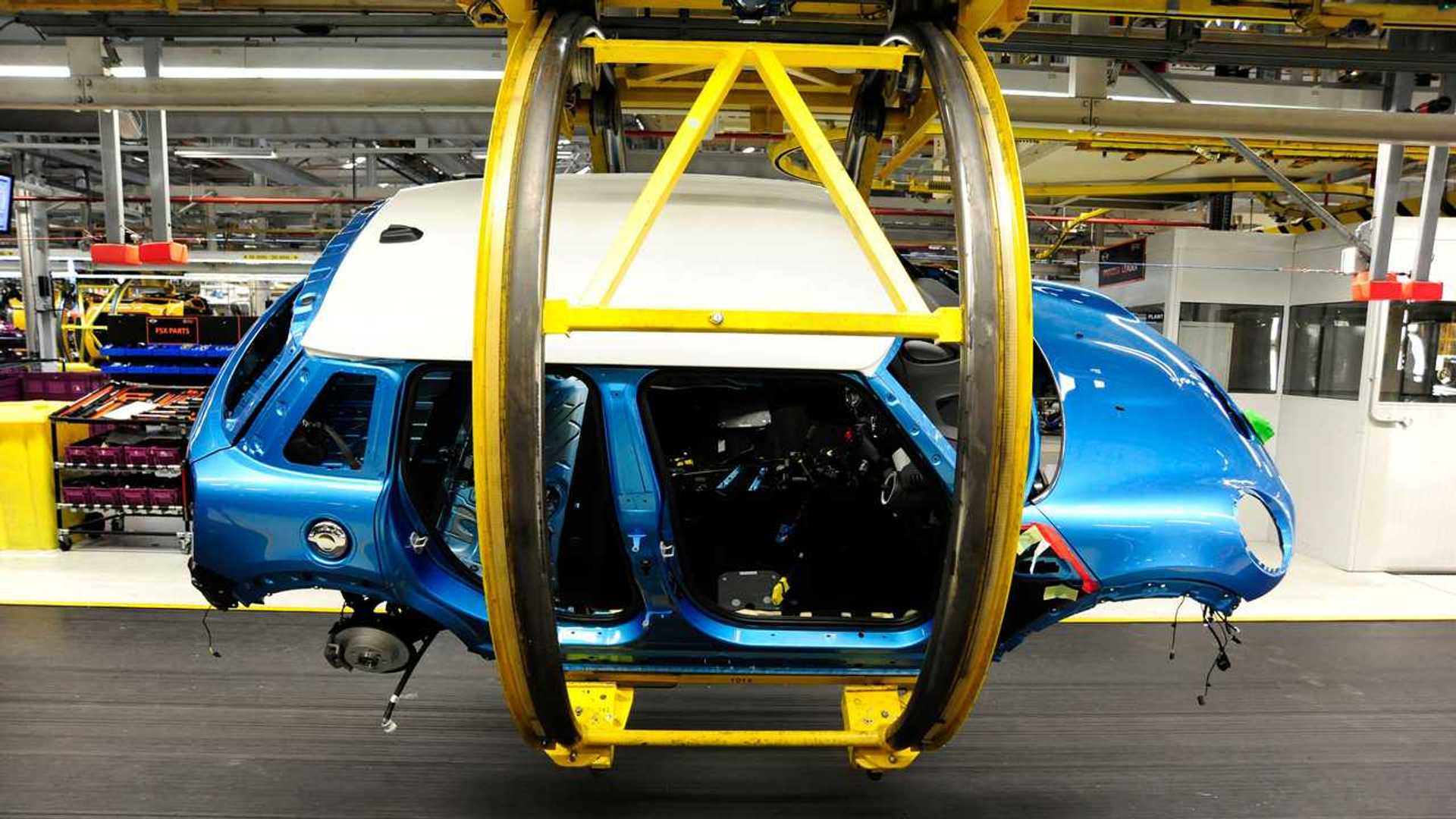 MINI, Oxford fabrikasında elektrikli model üretimini erteledi
