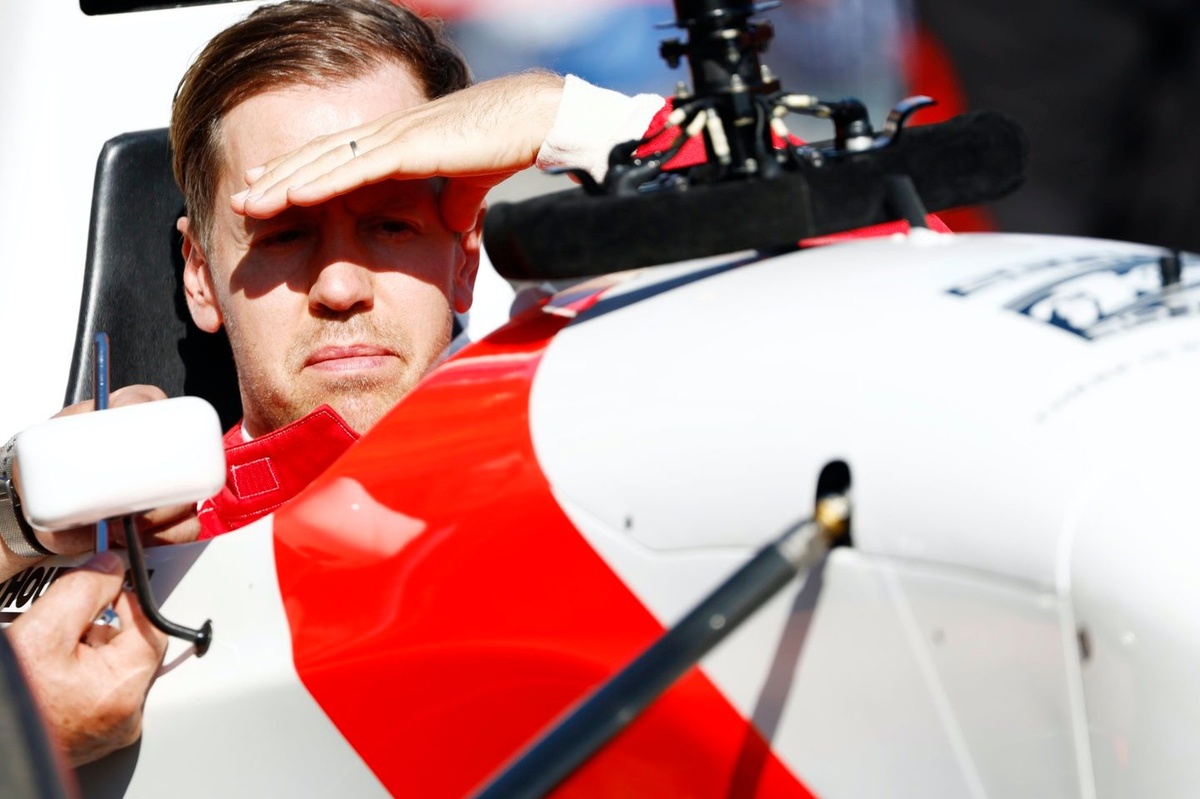 Vettel, Sauber ile Formula 1’e geri dönmeye çalıştı.