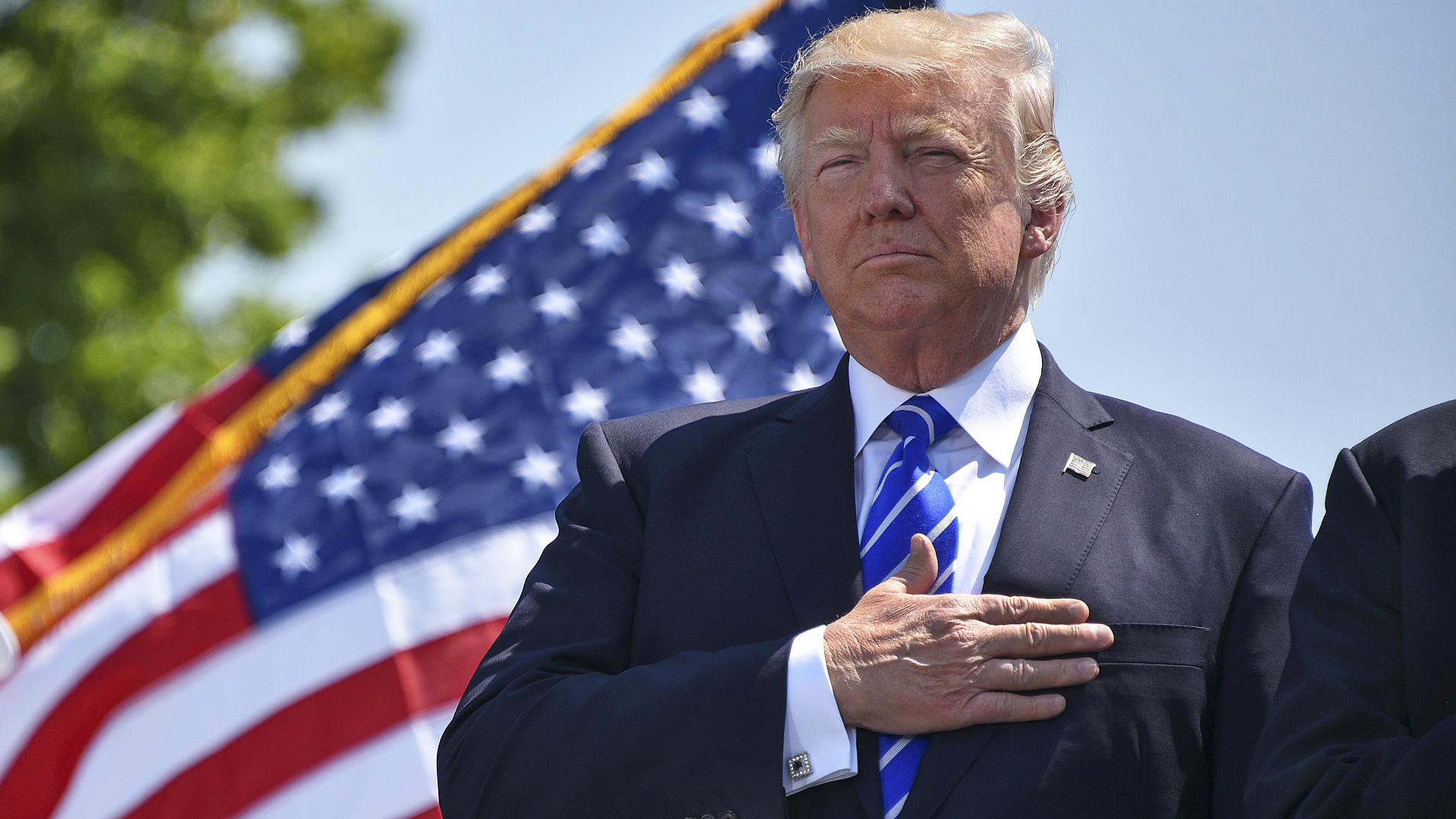 Donald Trump, otomotiv sektörüne yönelik yüzde 25 ek vergi uygulama kararını imzaladı!