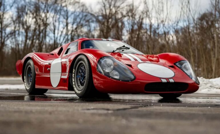 Gerçek bir Ford GT40 açık artırmaya çıkarıldı.