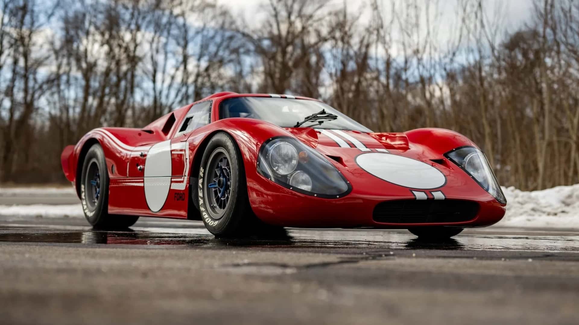 Gerçek bir Ford GT40 açık artırmaya çıkarıldı.