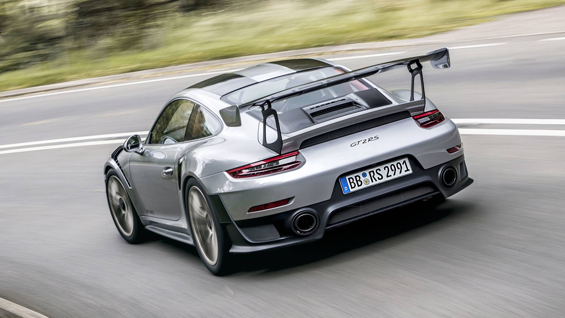 Yeni 911’in amiral gemisi versiyonu, standartları zirveye taşıyacak