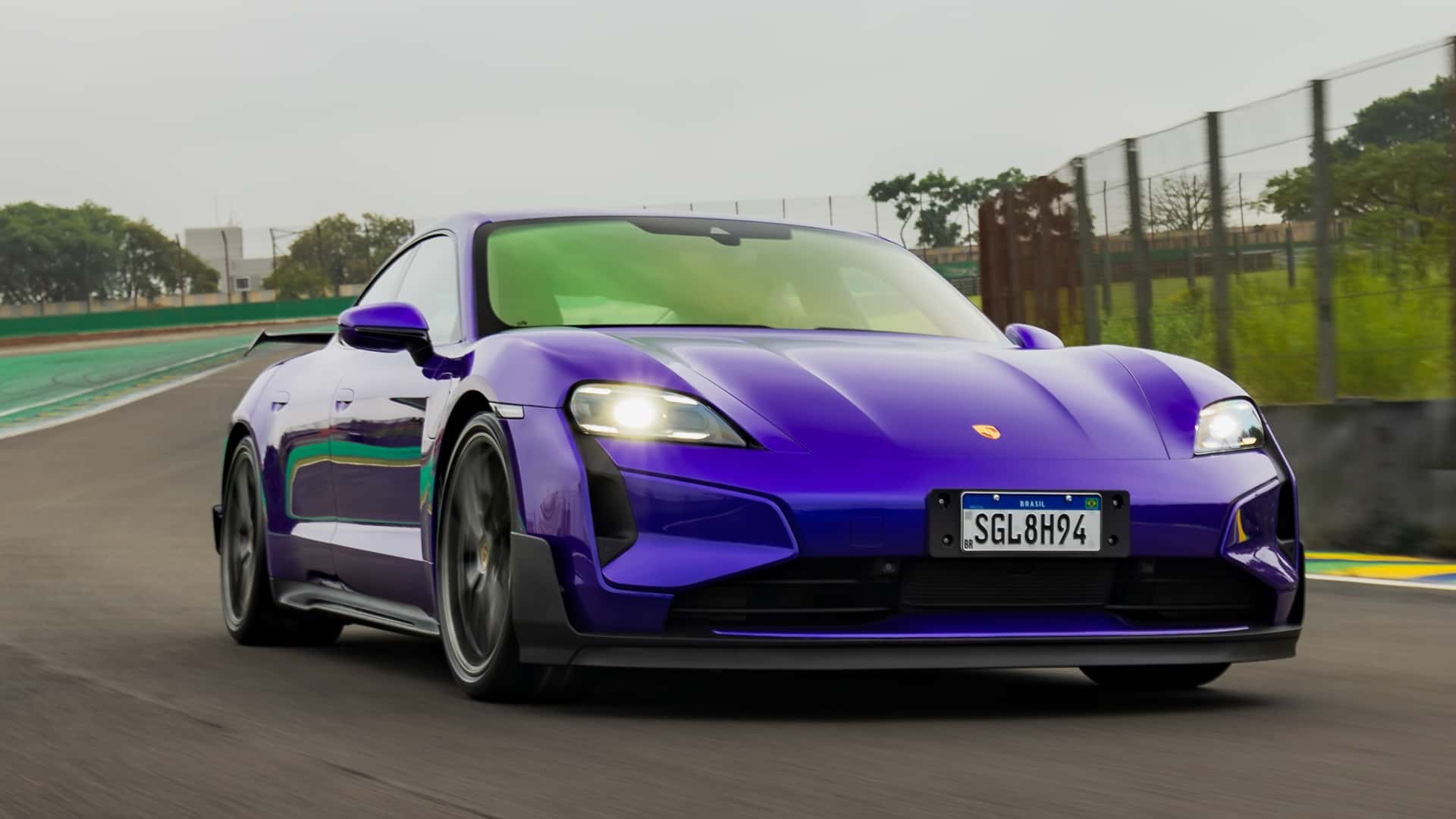 Taycan Turbo GT, 911 Turbo S’i Interlagos’ta geçti!
