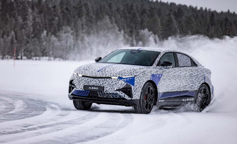 Yeni Alpine A390, kış testlerinde boy gösterdi!