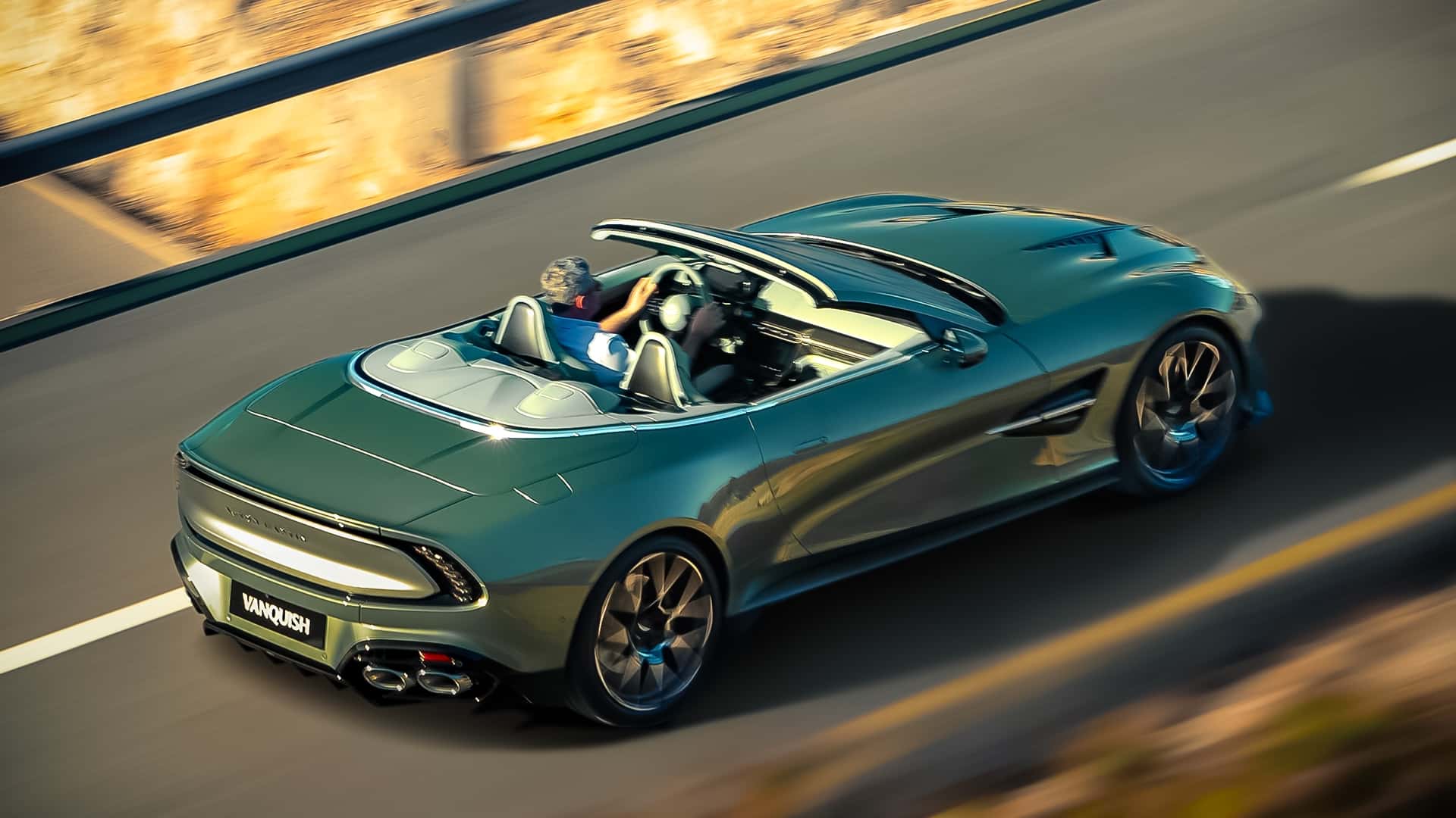 Aston Martin Vanquish Volante: Lüks ve keyif dolu bir deneyim