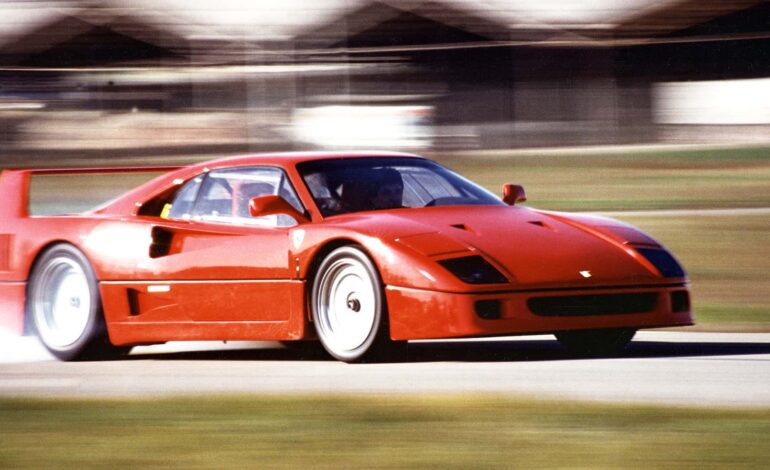 Lewis Hamilton, yeni bir F40 modeli tasarlamak istiyor.