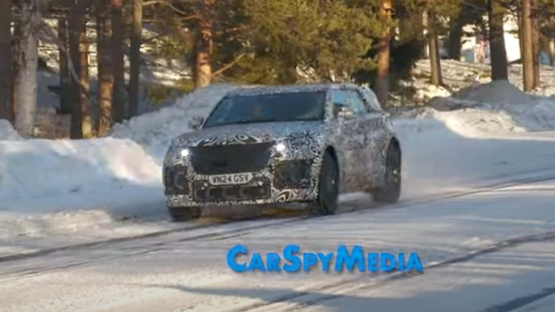 Yeni Range Rover Velar gözlerden kaçamadı