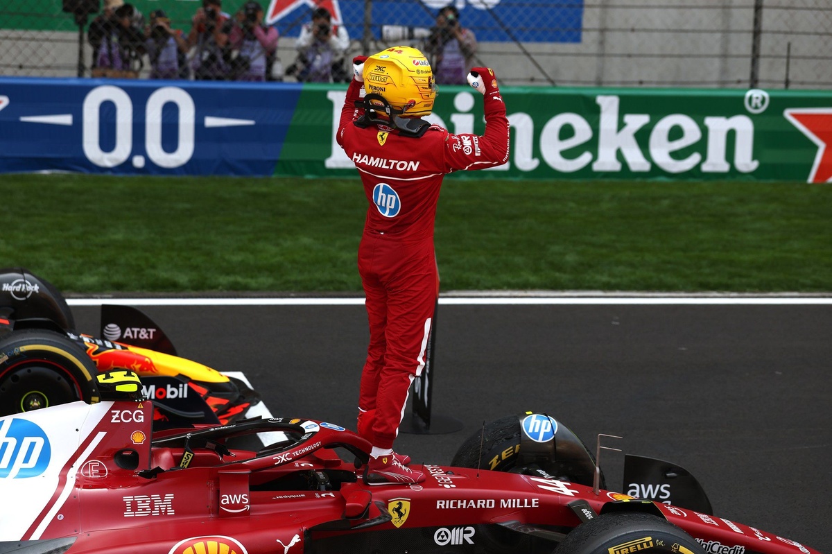 Hamilton, sezonun ilk sprint yarışını kazandı; Piastri ise ikinci sırada yer aldı!