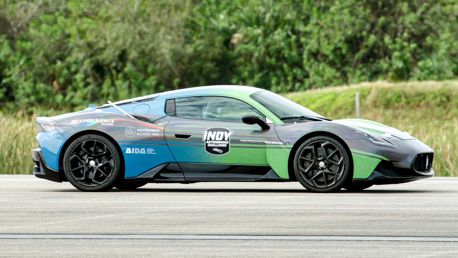 Maserati MC20, otonom sürüş rekorunu kırdı!