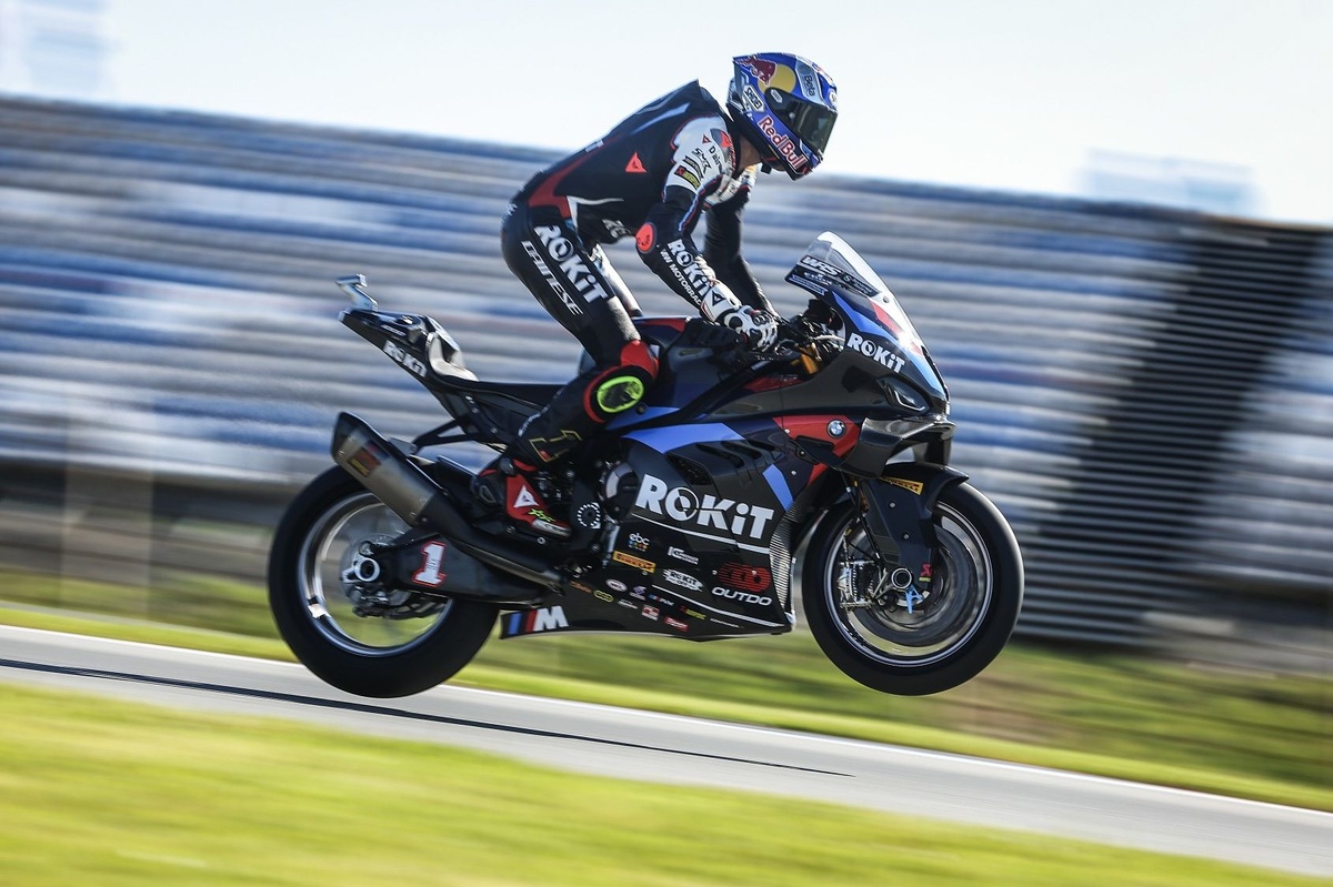 Toprak Razgatlıoğlu birinci, Bulega ikinci oldu!