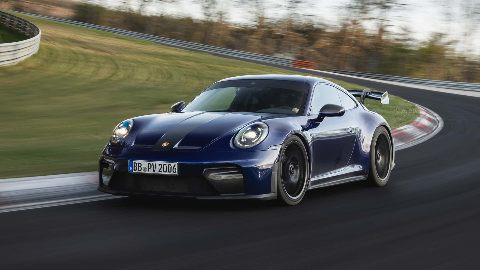 Porsche 911 GT3, Nürburgring’de “manuel vites” rekorunu ele geçirdi!