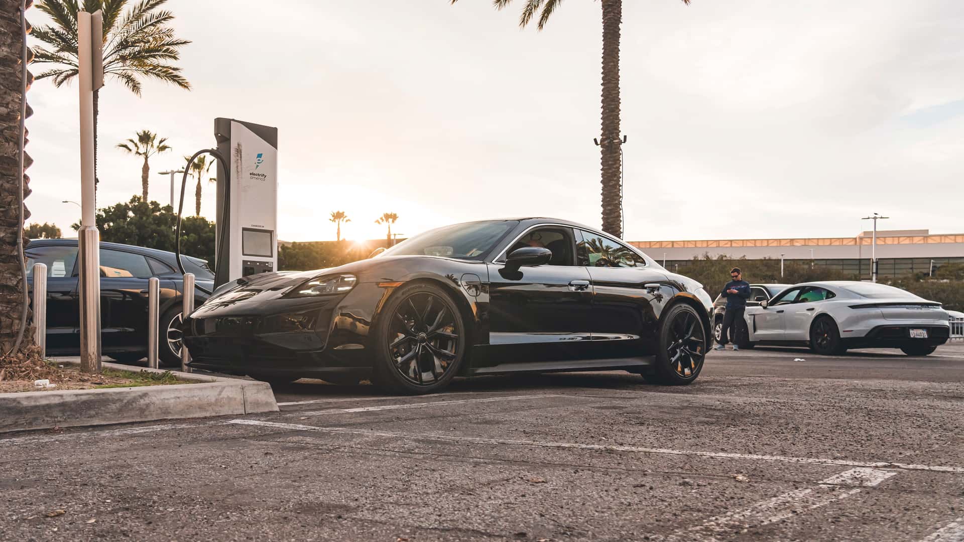 Porsche, Çin’de elektrikli araç satışını durdurabilir