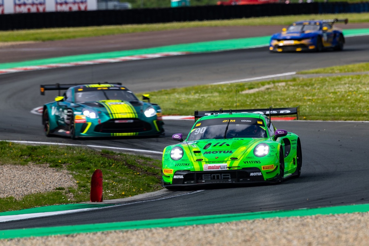 DTM Oschersleben’de Ayhancan’ın zaferi: İlk zaferini elde etti