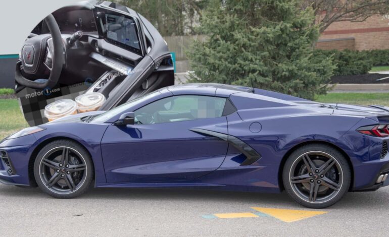 Corvette C8’in iç mekanı yenileniyor.