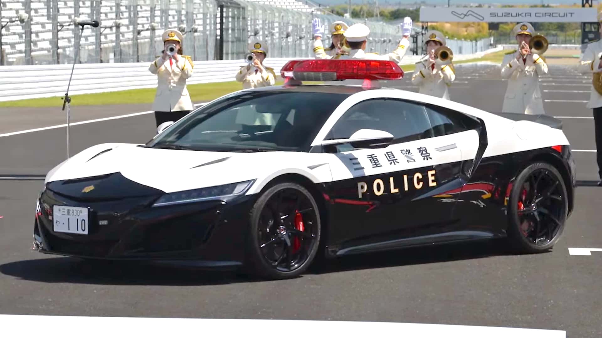 Japonya Polisi, özel olarak tasarlanan Honda NSX’ini teslim aldı