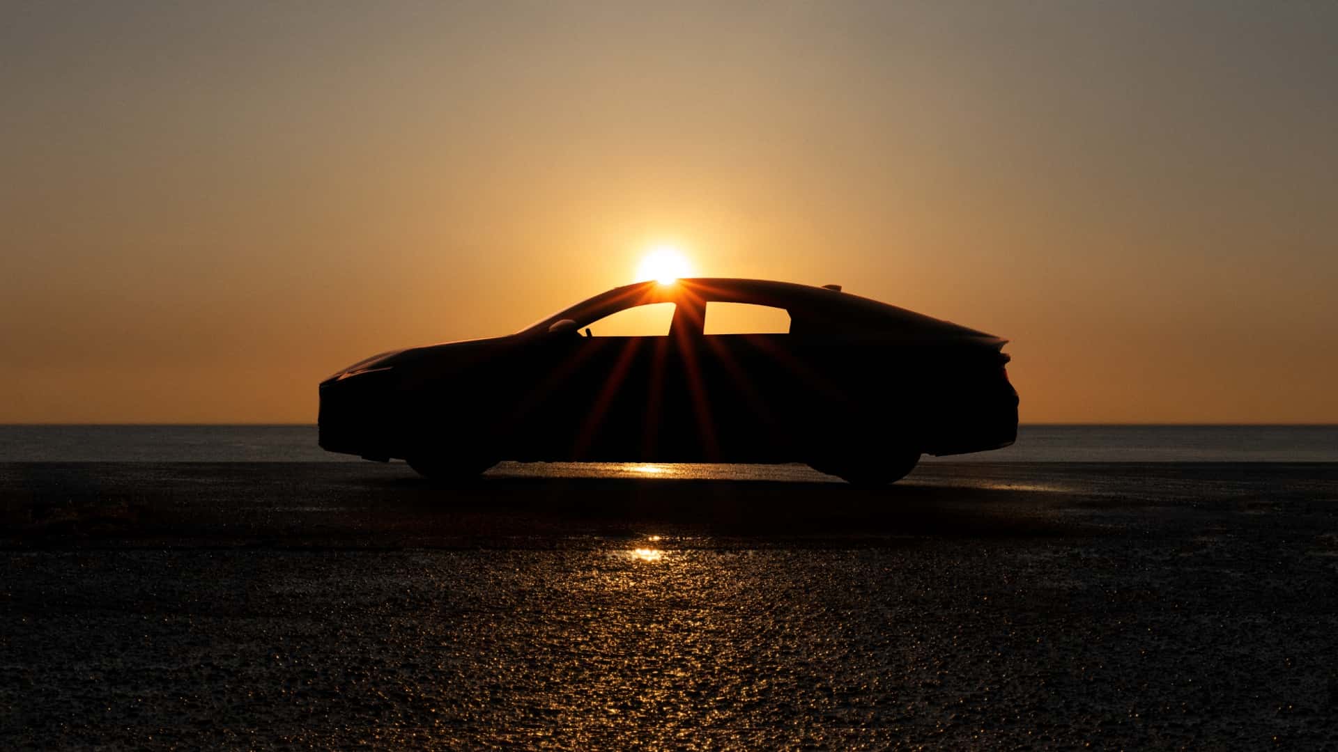 Lexus, yeni ES modeli için bir öncü paylaştı