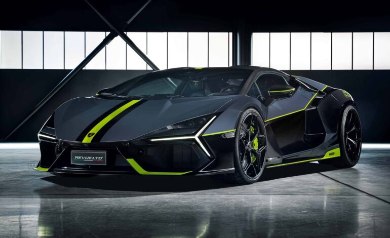 Lamborghini Revuelto, Ducati tasarımıyla dikkat çekiyor.