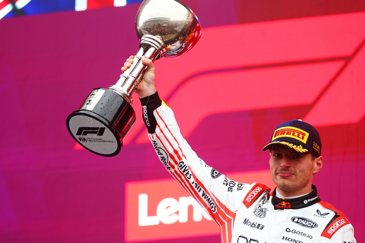 2025 Japonya Grand Prix’inde Verstappen birinci oldu, McLaren ise ikinci ve üçüncü oldu!