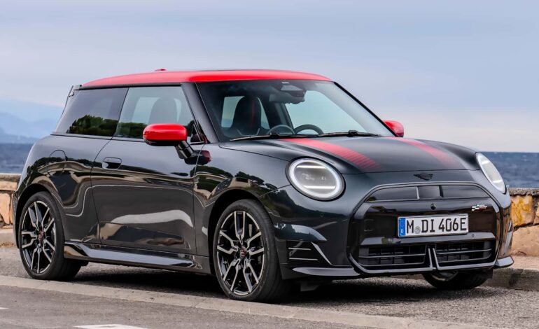 MINI, 2030’da elektrikli araçlara geçiş planını ertelemeye karar verdi.