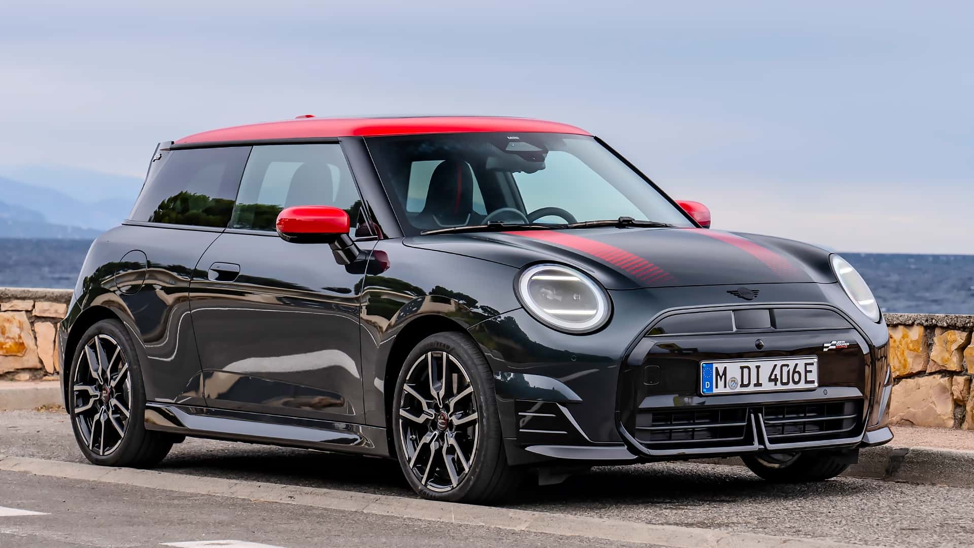 MINI, 2030’da elektrikli araçlara geçiş planını ertelemeye karar verdi.