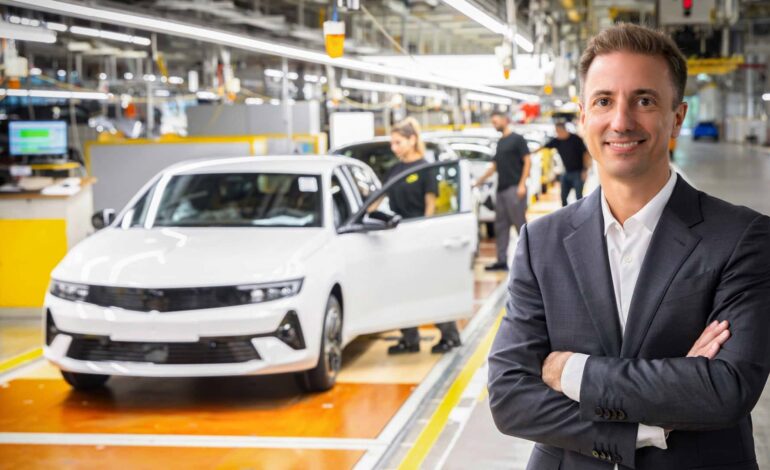 Opel CEO’su Florian Huettl, markanın başında 3 yıl daha kalacak!