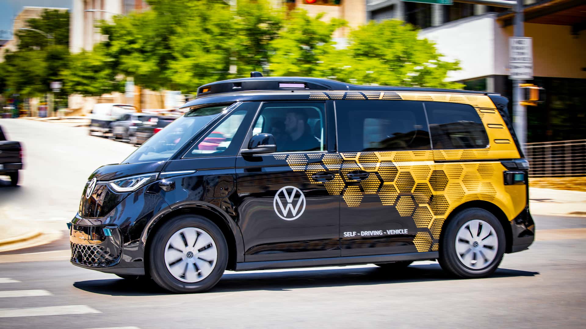 Uber, otonom araç filosuna Volkswagen ID.Buzz modelini dahil ediyor.