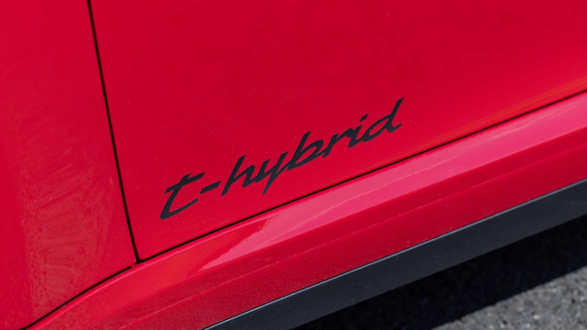 Porsche, hibrit modellere odaklanıyor