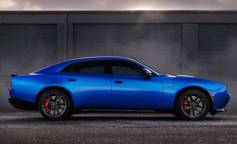 Dodge Charger, sedan modeliyle piyasaya sürüldü!