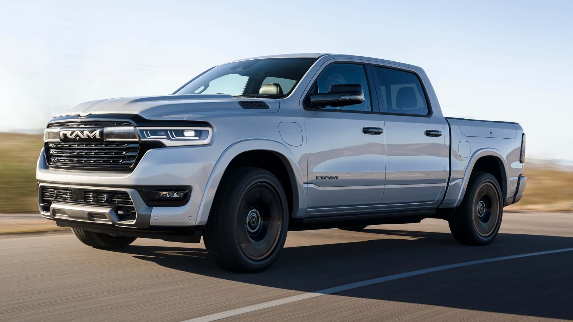 Ramcharger ve elektrikli Ram 1500’nin piyasaya sürülmesi bir kez daha ertelendi.